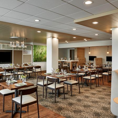Holiday Inn Alexandria At Carlyle By Ihg Buitenkant foto