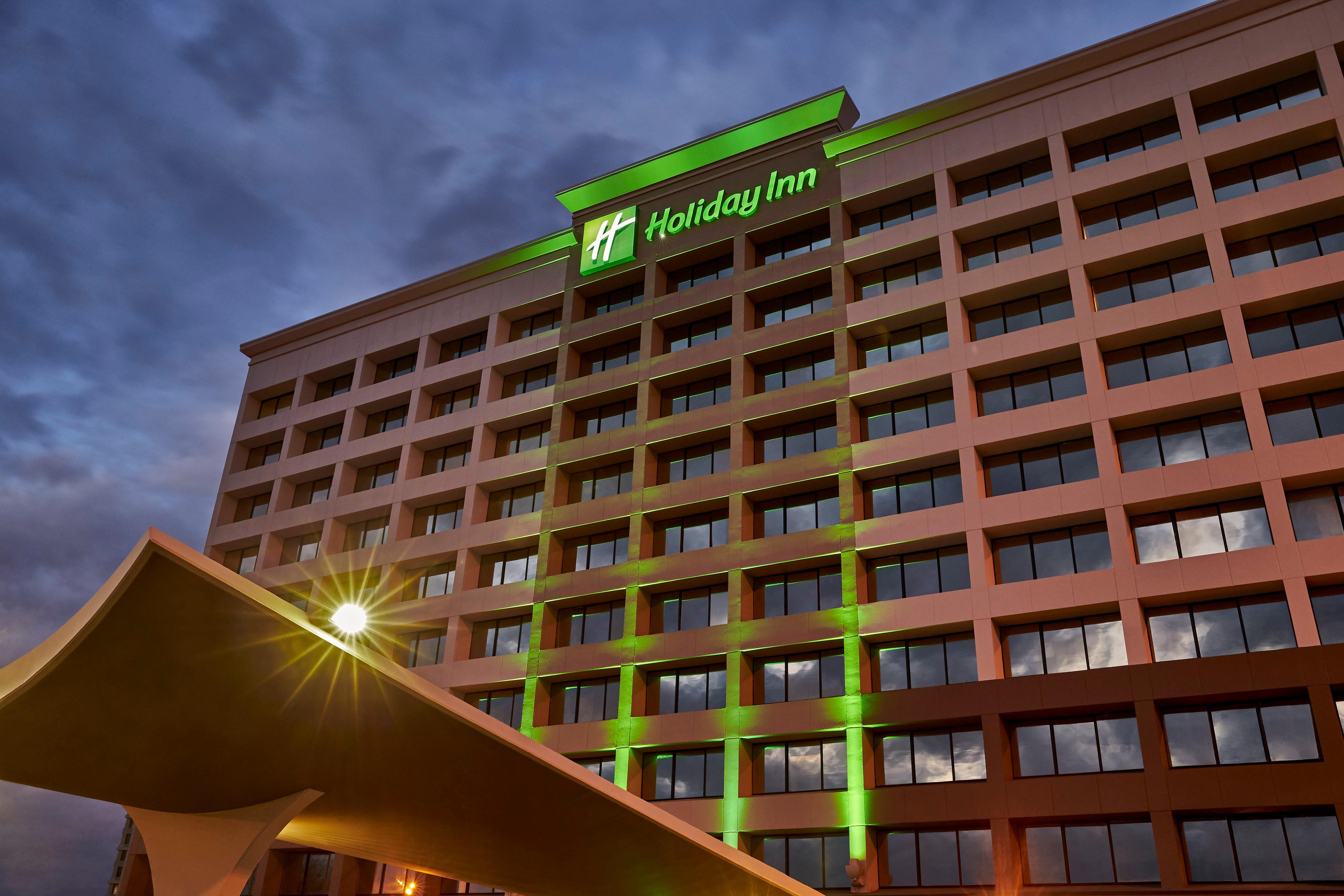 Holiday Inn Alexandria At Carlyle By Ihg Buitenkant foto
