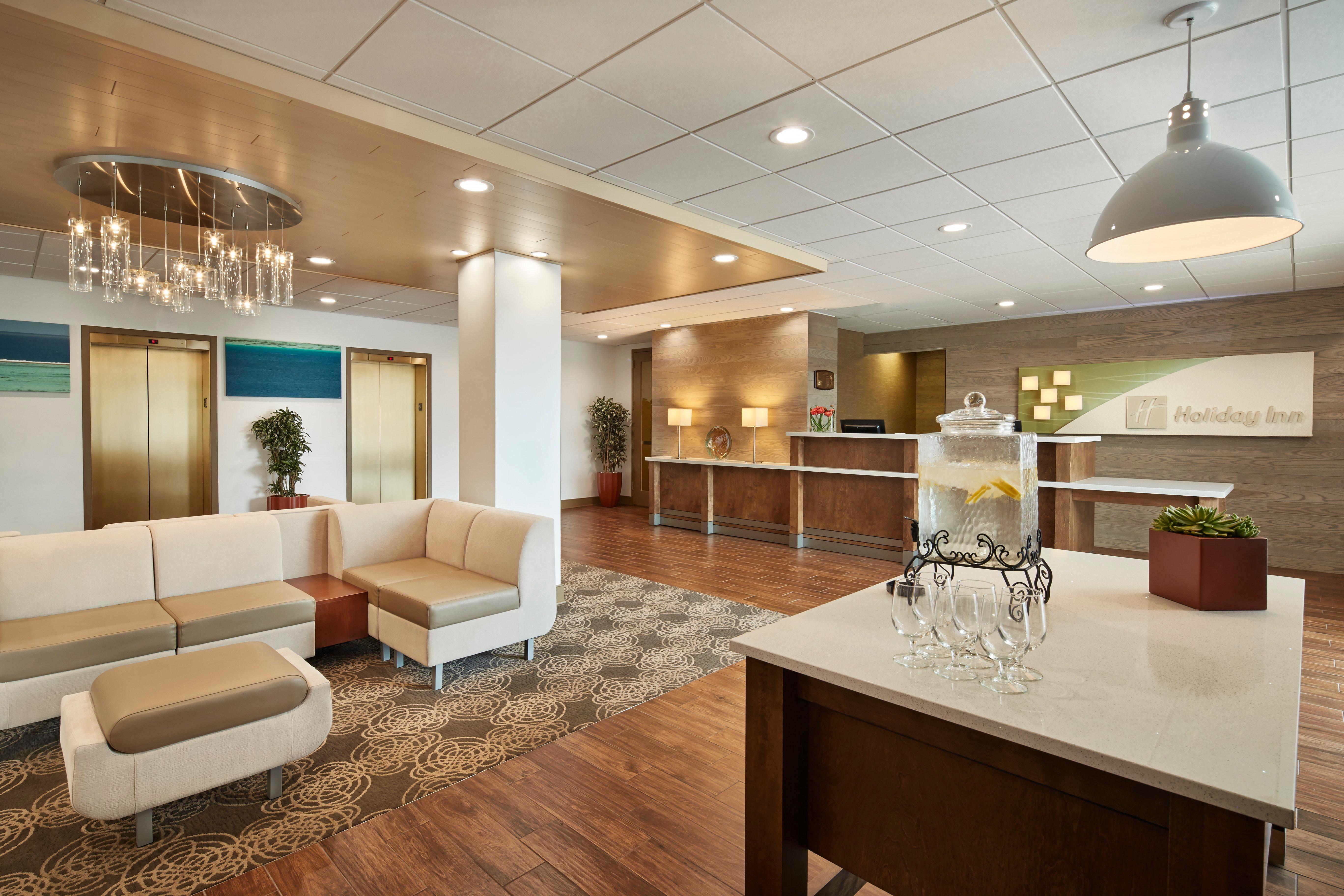 Holiday Inn Alexandria At Carlyle By Ihg Buitenkant foto