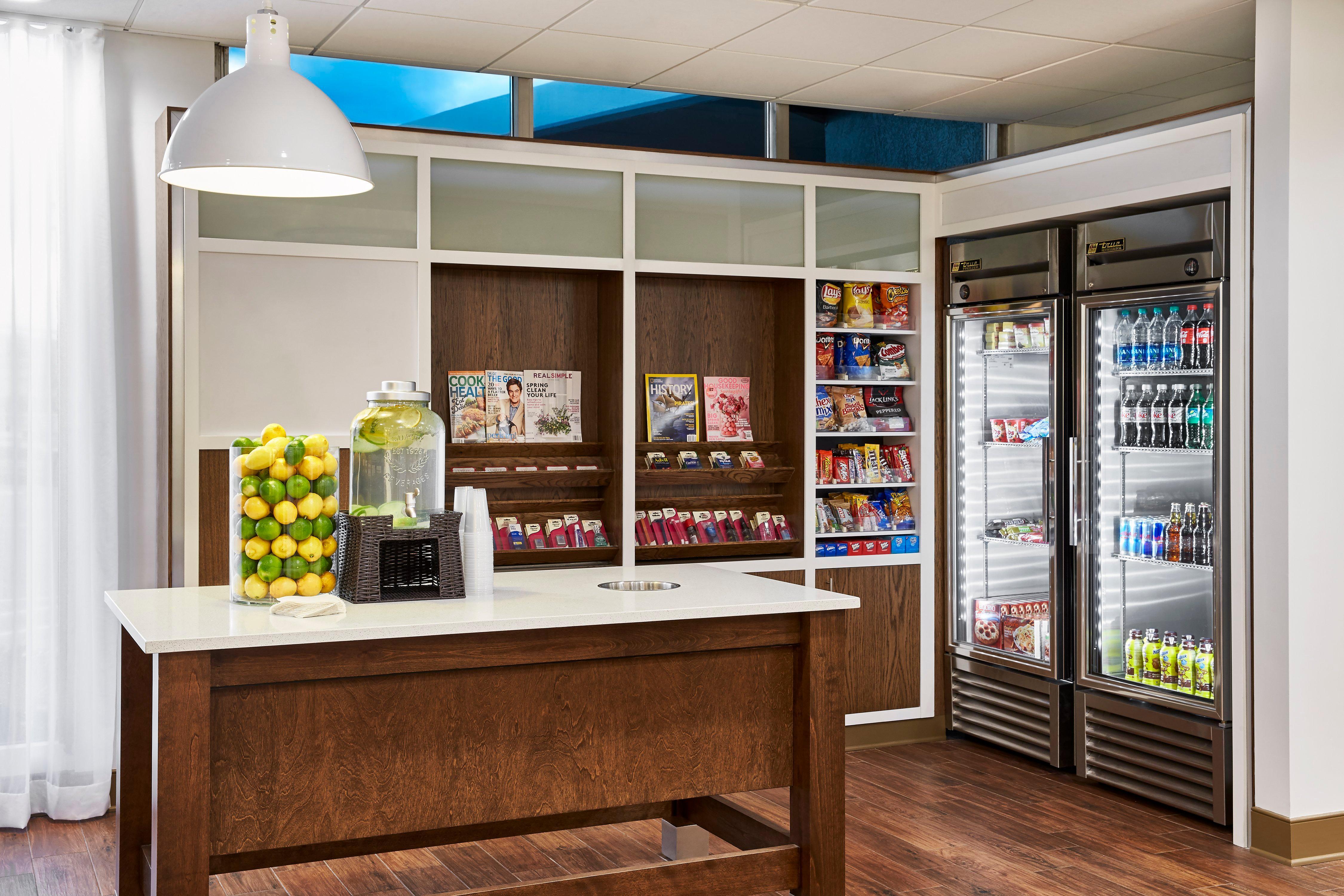 Holiday Inn Alexandria At Carlyle By Ihg Buitenkant foto