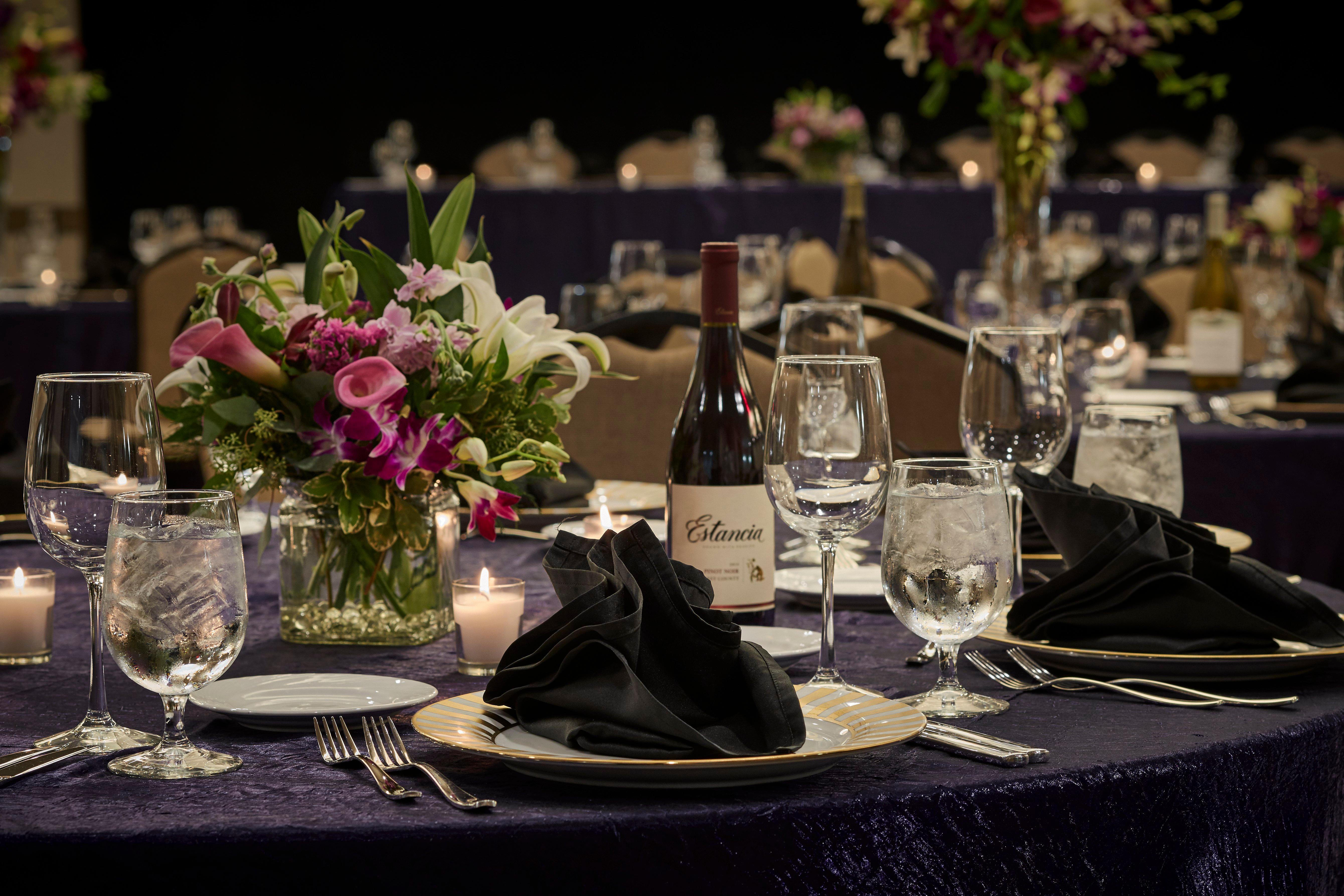 Holiday Inn Alexandria At Carlyle By Ihg Buitenkant foto