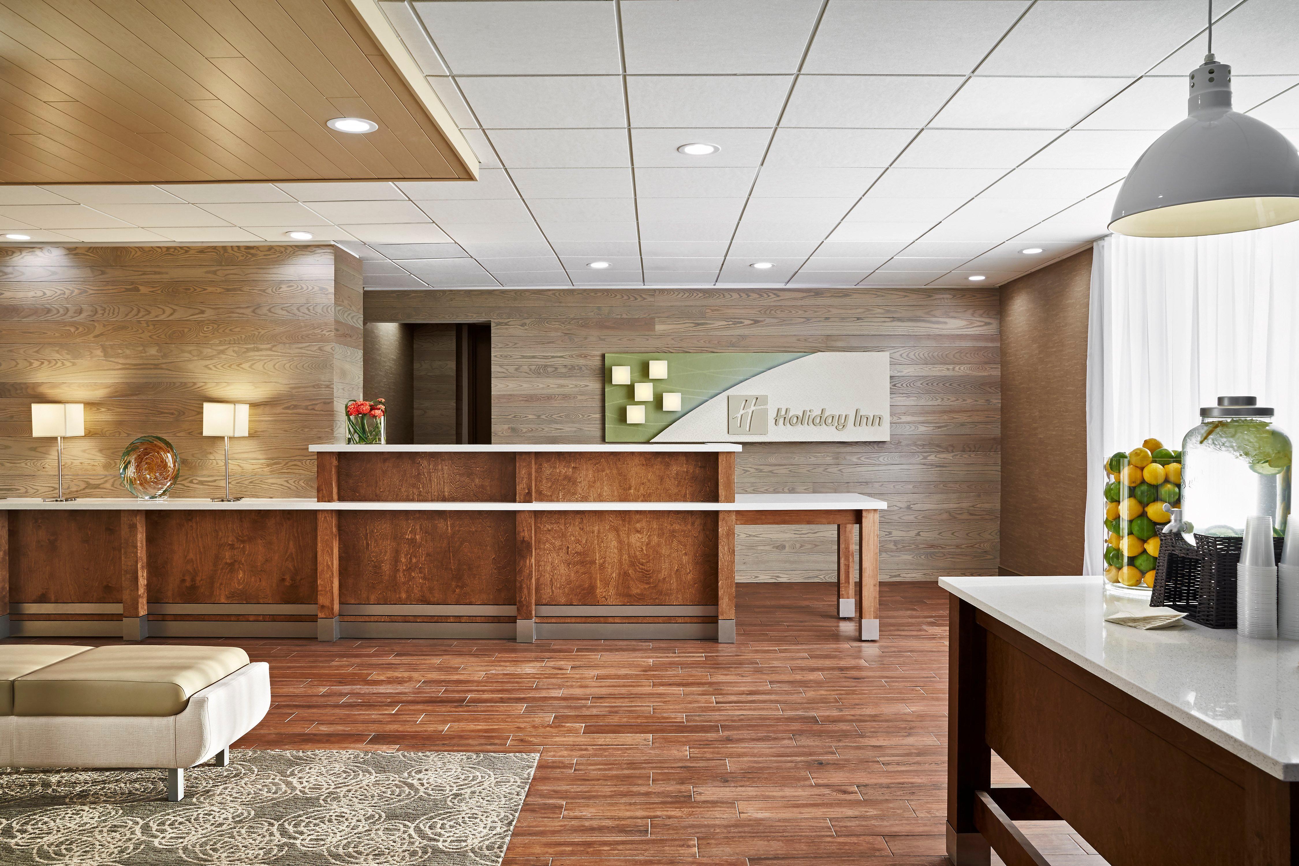 Holiday Inn Alexandria At Carlyle By Ihg Buitenkant foto