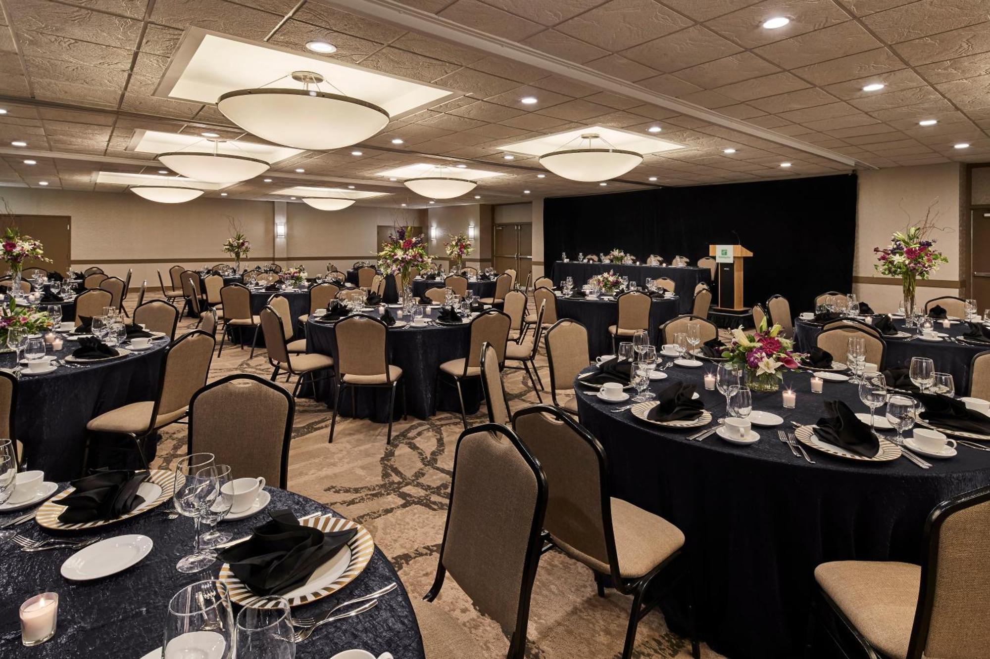 Holiday Inn Alexandria At Carlyle By Ihg Buitenkant foto