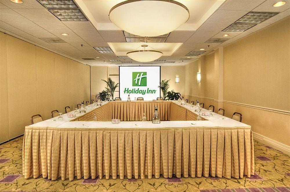 Holiday Inn Alexandria At Carlyle By Ihg Buitenkant foto
