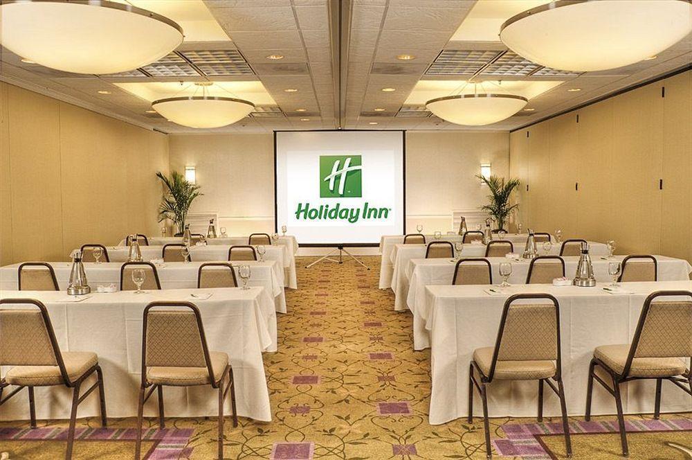 Holiday Inn Alexandria At Carlyle By Ihg Buitenkant foto
