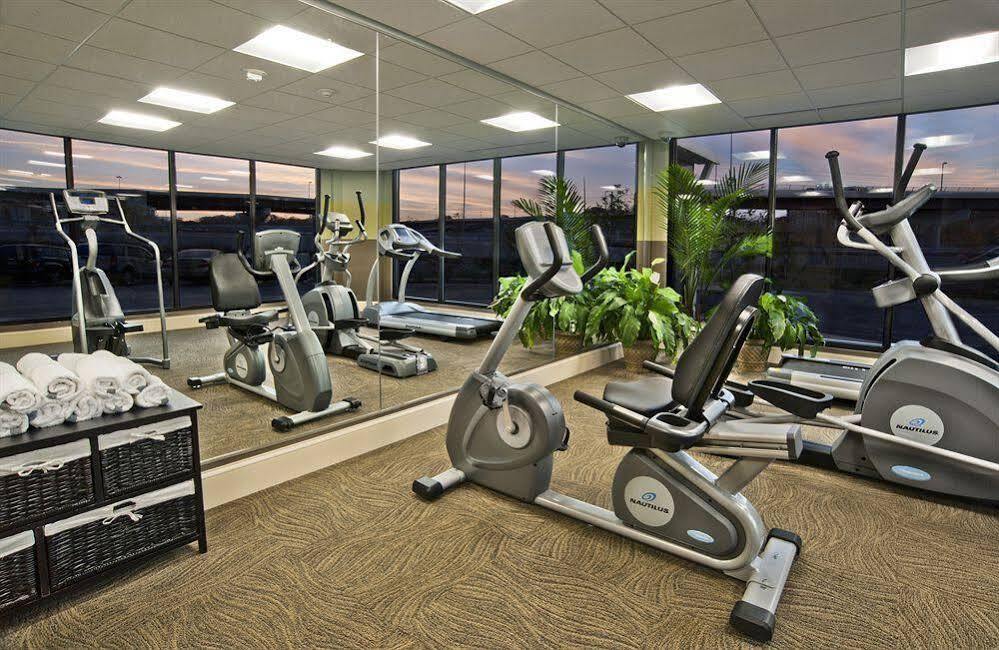 Holiday Inn Alexandria At Carlyle By Ihg Buitenkant foto